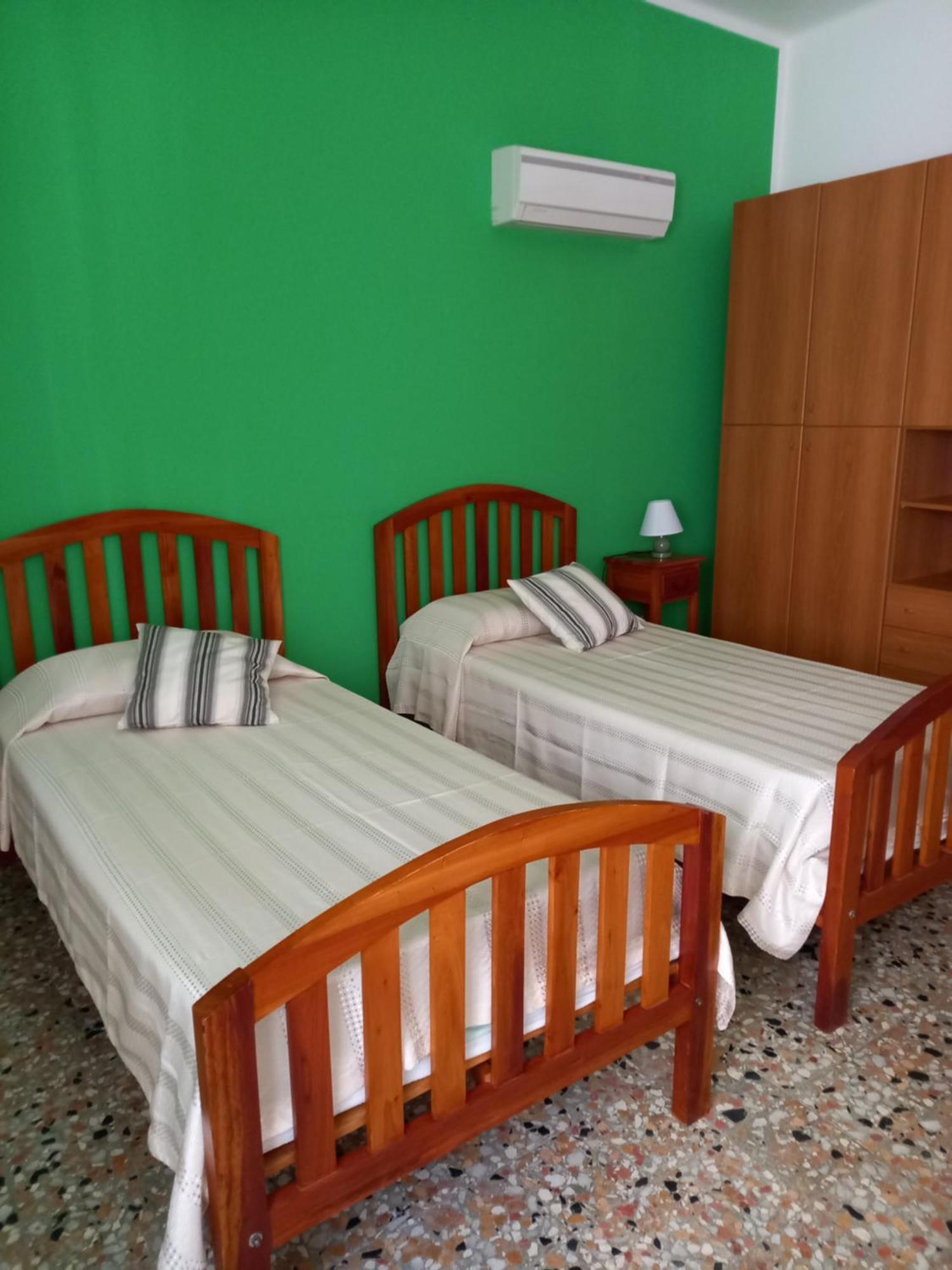 Camere In Affitto Sássari Quarto foto